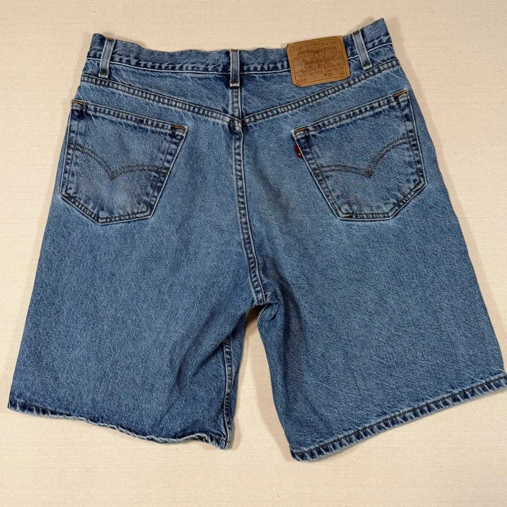 Vintage Levis 550 Relaxed Fit Denim Shorts Mens 34 Medium Wash Cotton Y2K Jorts